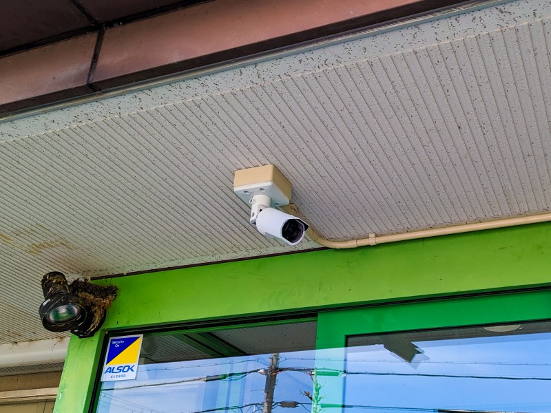 入り口の防犯カメラ設置工事（増設）
